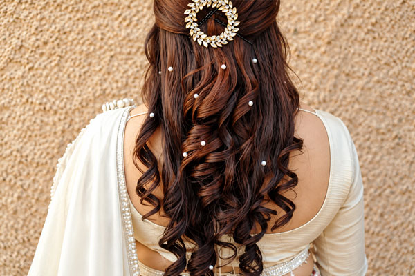 Herbal hair henna application and scalp conditioning treatment